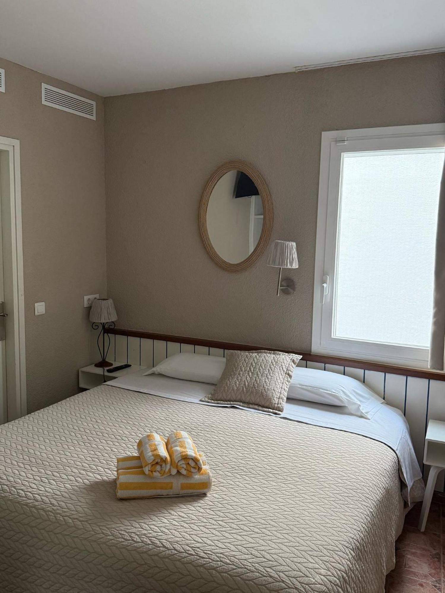 La Fonda Bed & Breakfast Cadaqués Dış mekan fotoğraf